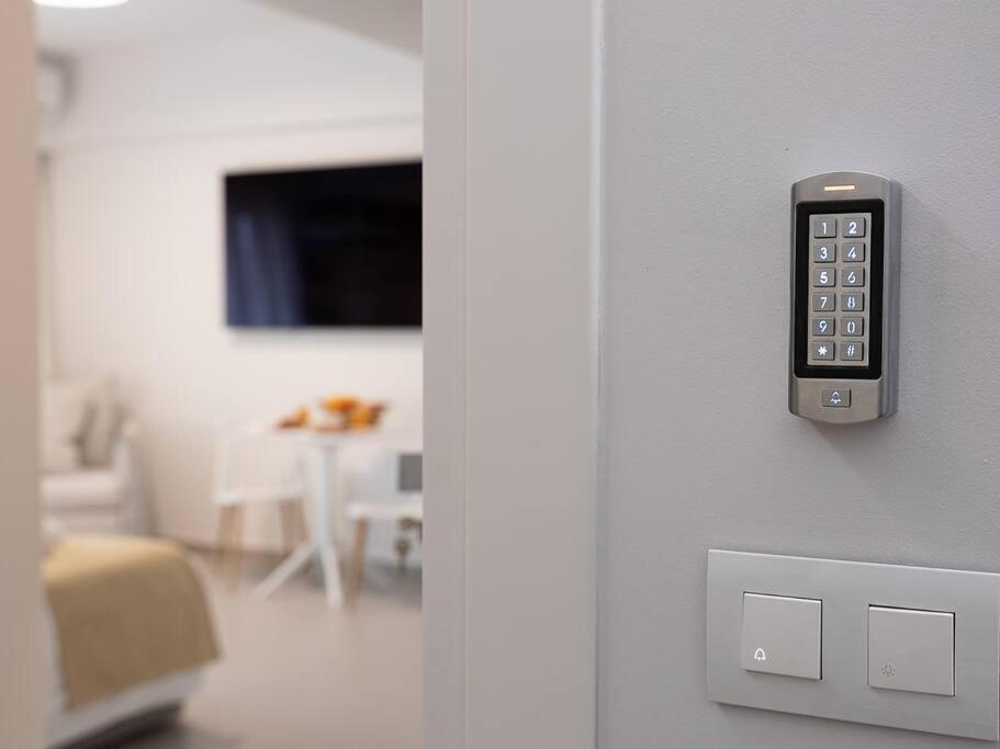 Iris Luxury Apartment At The Heraklion Center מראה חיצוני תמונה